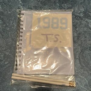Taylor Swift 1989 Notebook Set